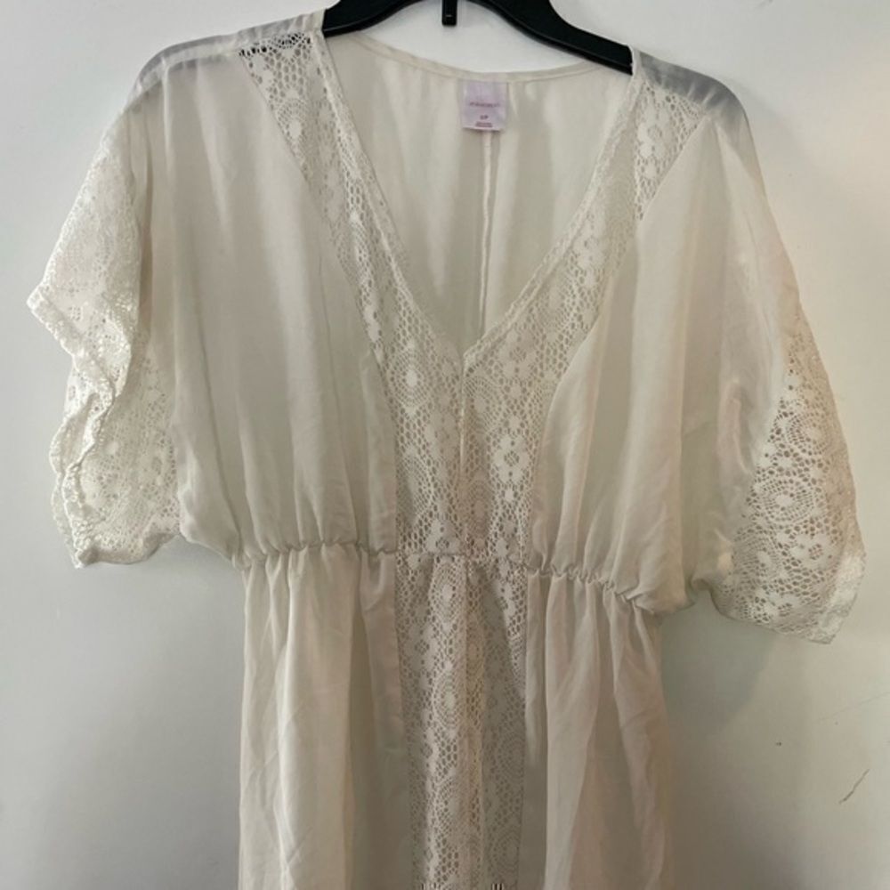 White Lace like Long Tunic by Xhilileration size Small